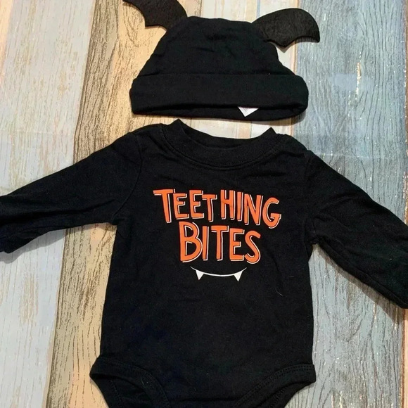 Carter’s baby bat onesie with bat wings hat - Picture 2 of 5